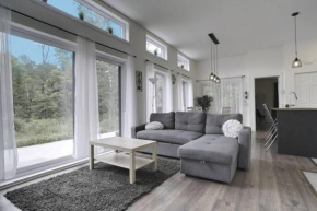 Chalet L'Hérisson (Modern, Spa, BBQ, waterfront)